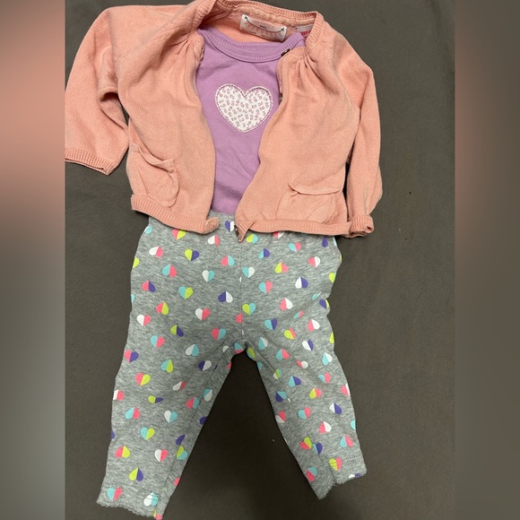 3-6 Month Old Baby Capsule Clothing Set - Picture 3 of 11